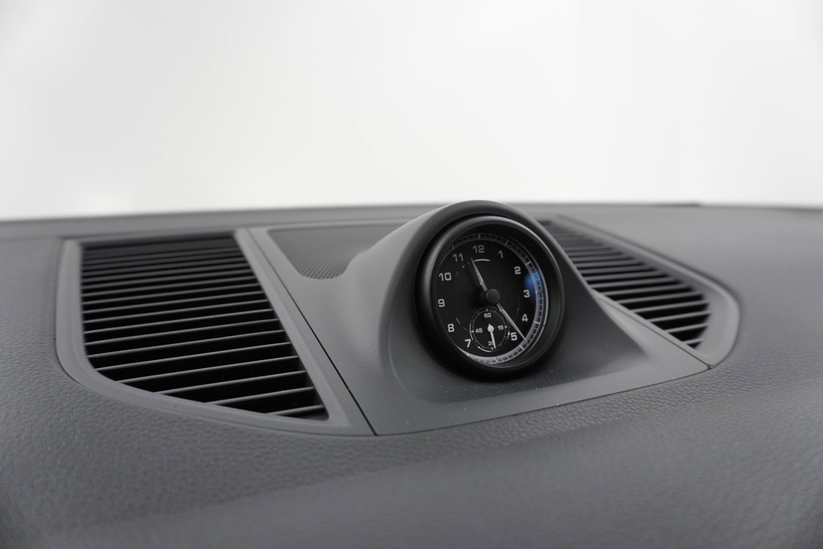 New 2026 Porsche Macan image 27