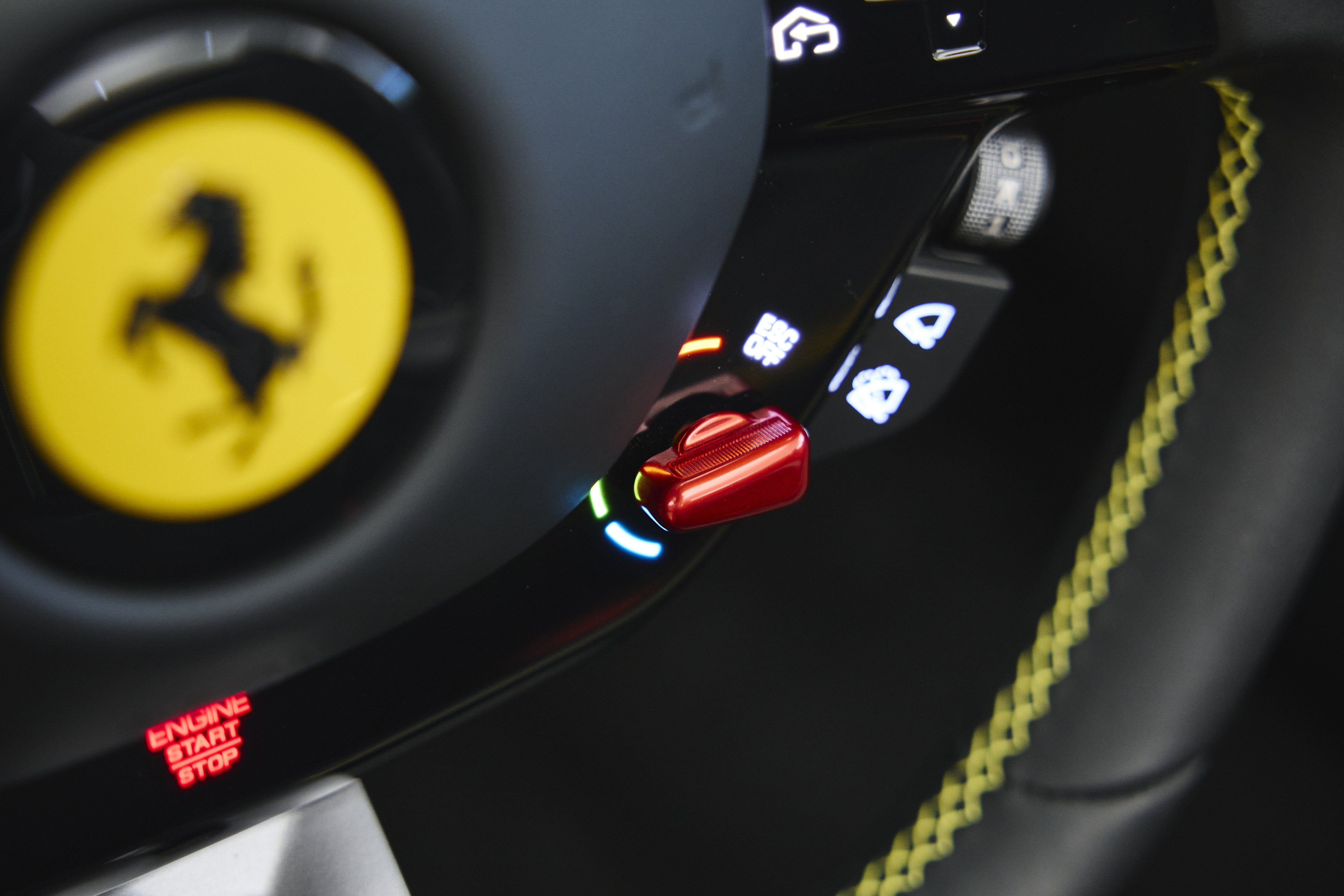 Used 2025 Ferrari Roma Spider RWD image 37