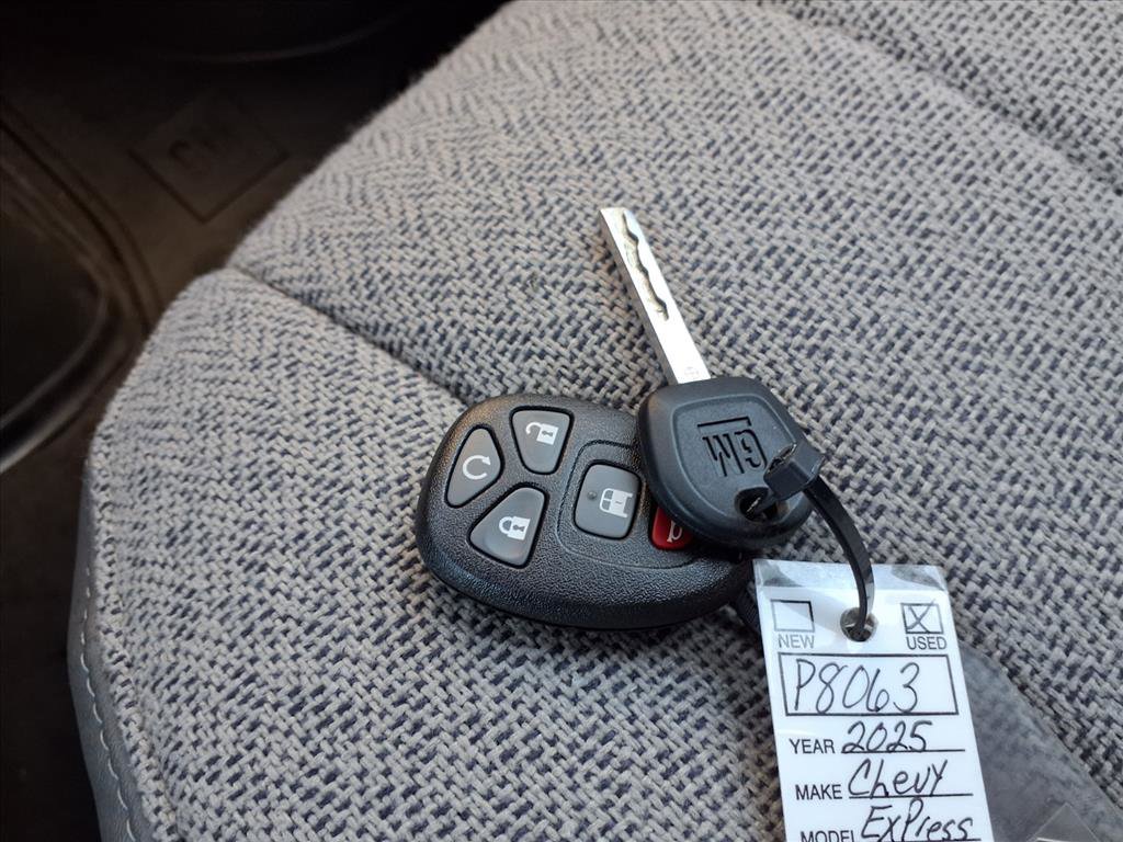 Used 2025 Chevrolet Express 3500 LT w/ LT Preferred Equipment Group RWD image 14