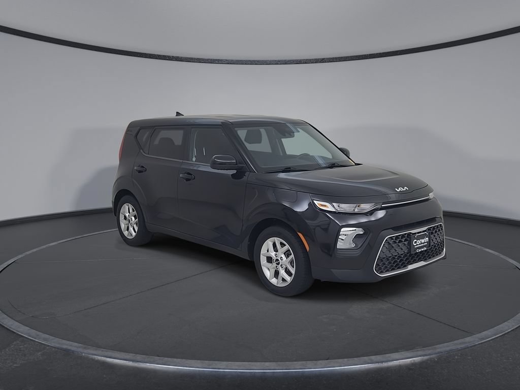 Used 2022 Kia Soul LX w/ Technology Package FWD image 3