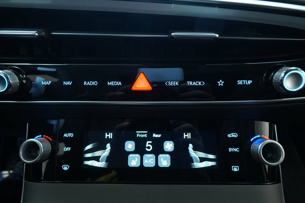 New 2026 Genesis GV70 2.5T Select AWD/4WD image 38