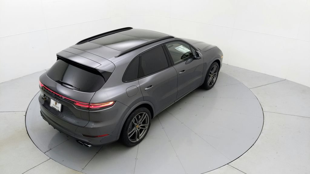 Certified 2023 Porsche Cayenne Turbo AWD/4WD image 24