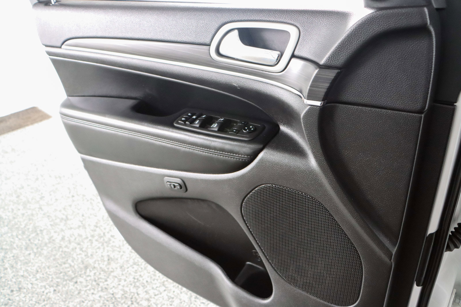 Used 2022 Jeep Grand Cherokee Limited image 22