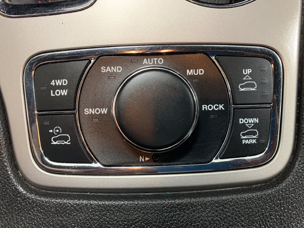 Used 2019 Jeep Grand Cherokee Trailhawk w/ Trailhawk Luxury Group AWD/4WD image 28