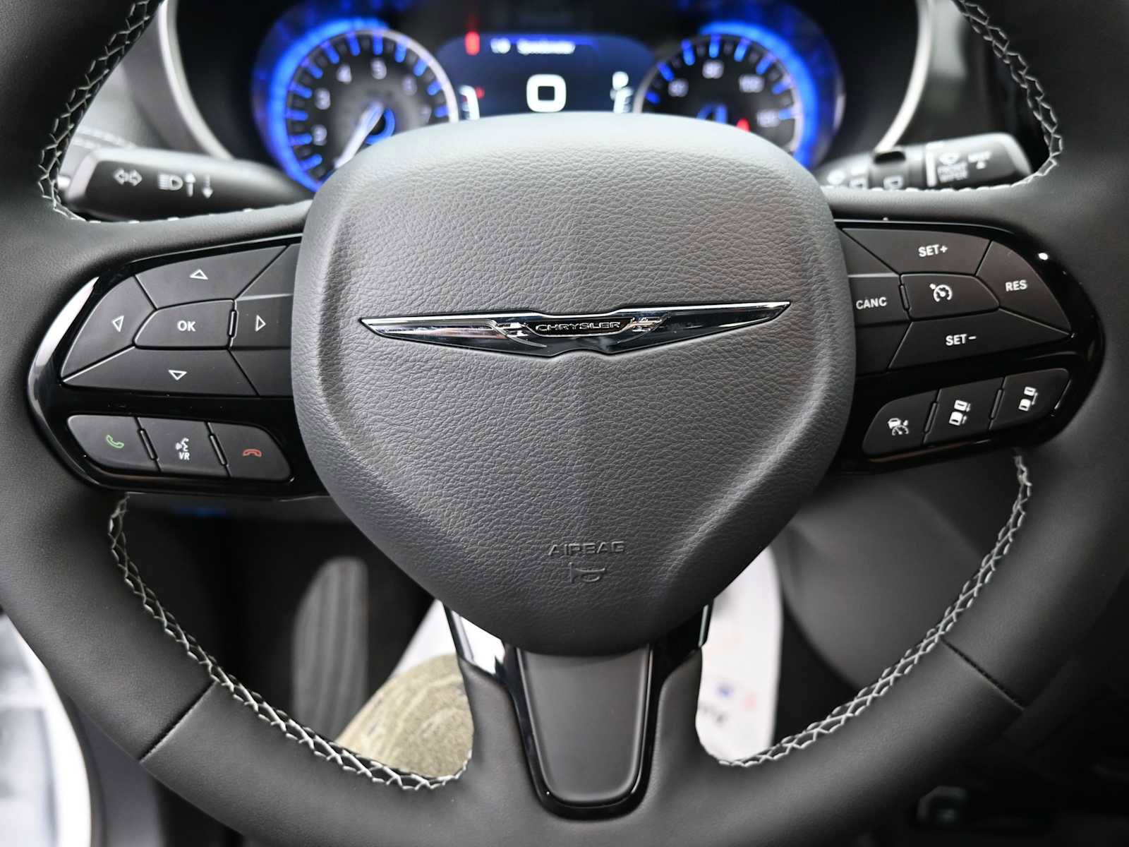 New 2026 Chrysler Pacifica Select w/ S Appearance Package image 5