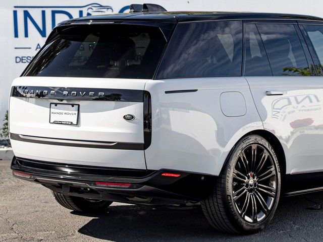 Used 2023 Land Rover Range Rover SE AWD/4WD image 7