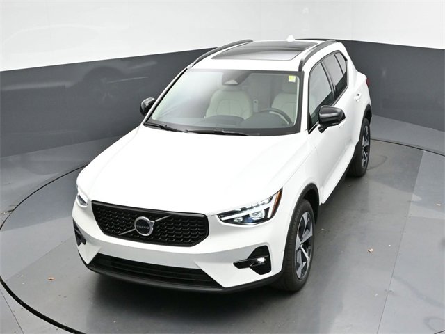 New 2026 Volvo XC40 B5 Plus w/ Protection Package Premier image 45