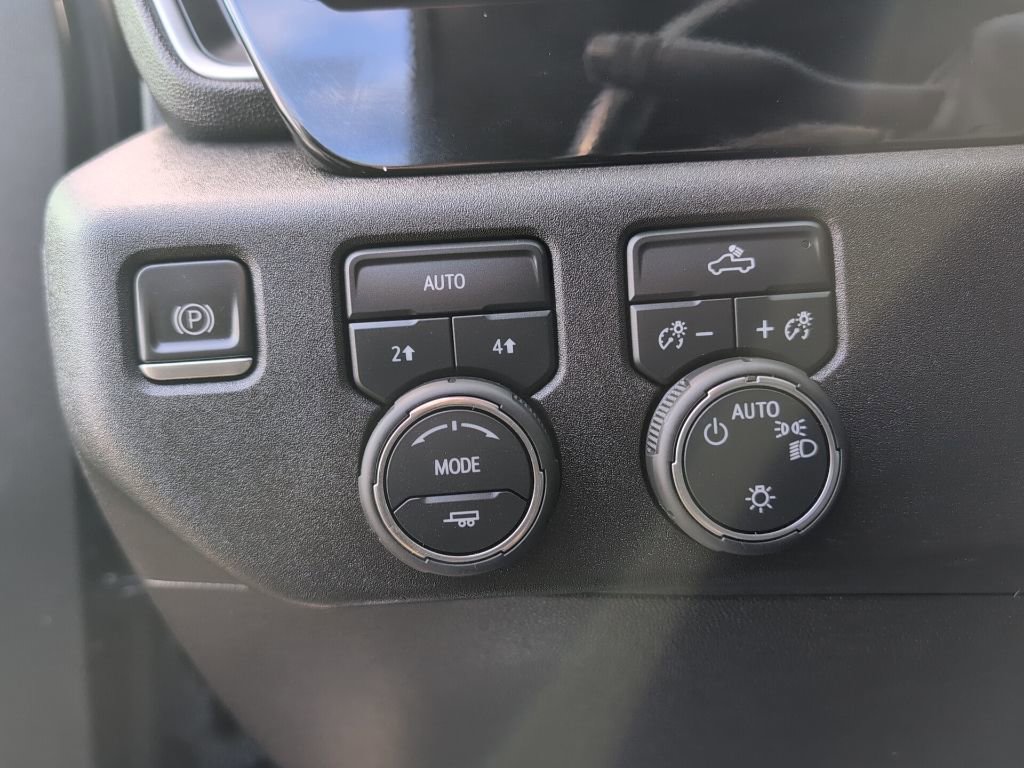 Used 2022 Chevrolet Silverado 1500 LT AWD/4WD image 24