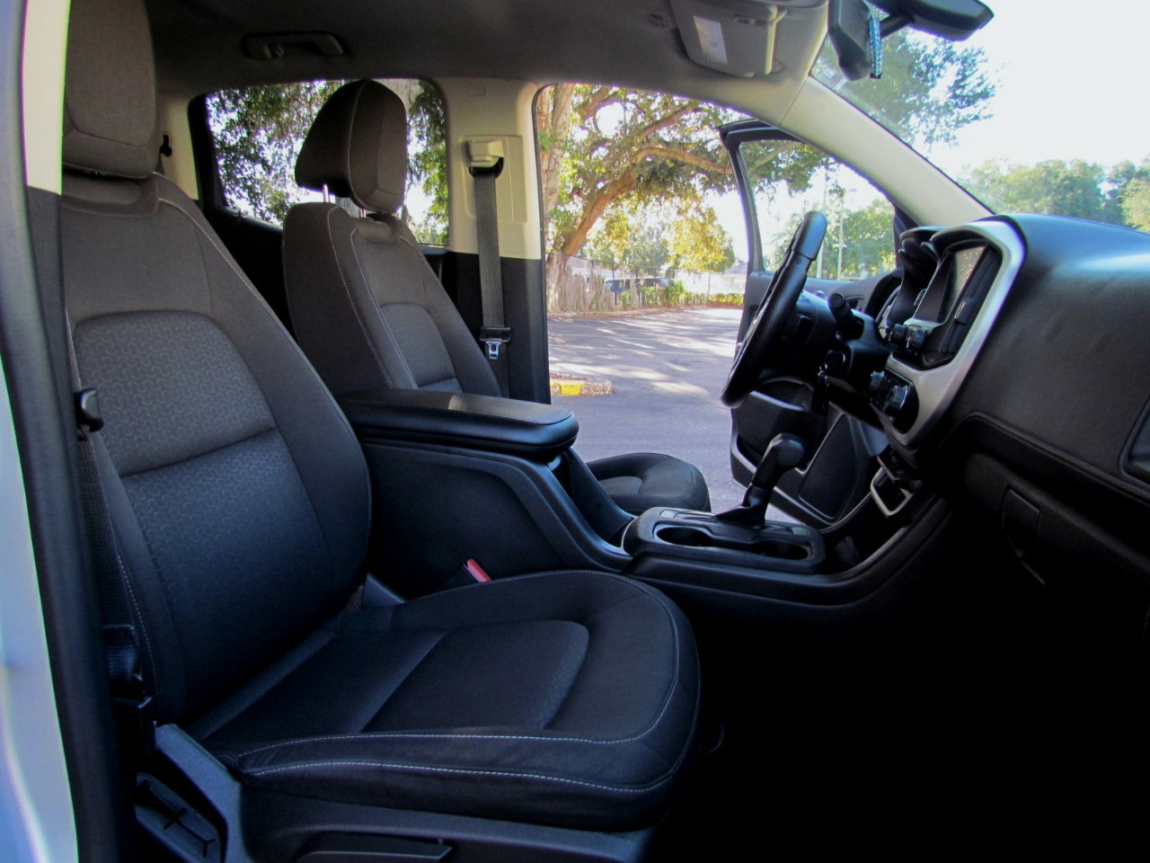 Used 2015 GMC Canyon SLE w/ SLE Convenience Package image 18