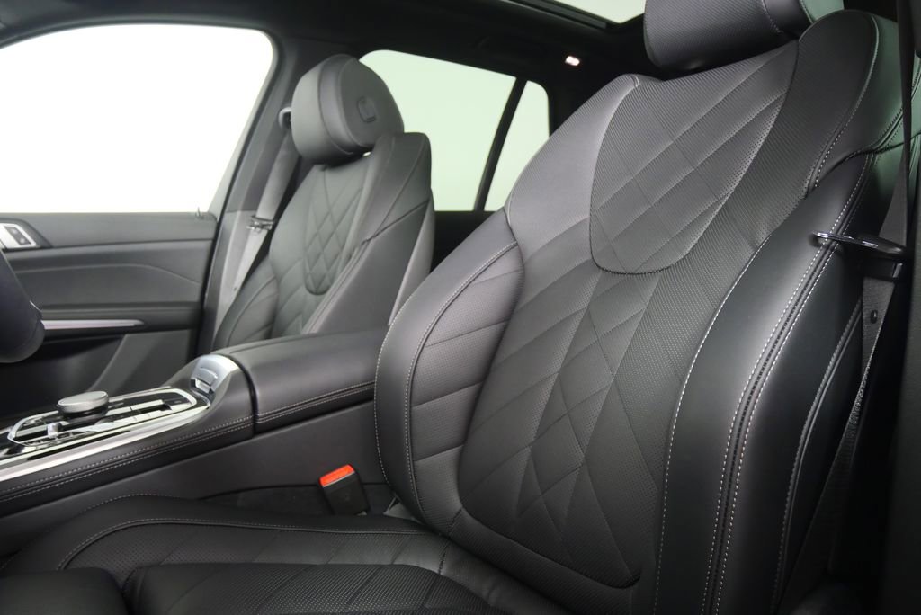Certified 2025 BMW X5 xDrive40i w/ Premium Package image 11