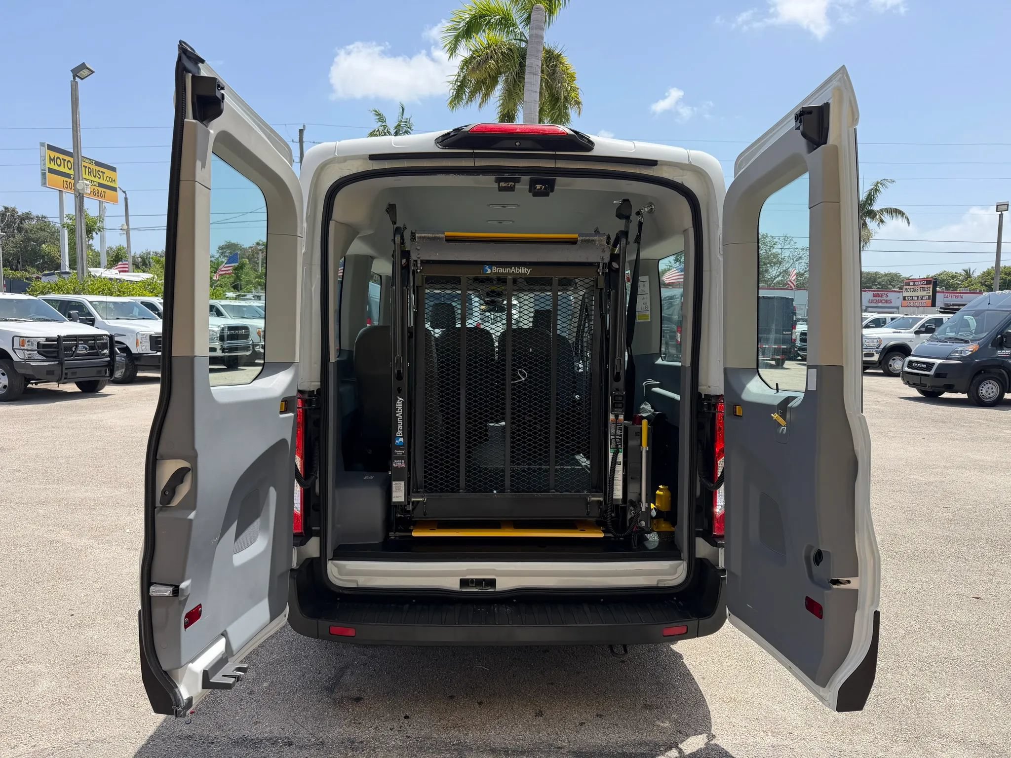Used 2019 Ford Transit 150 XL RWD image 21