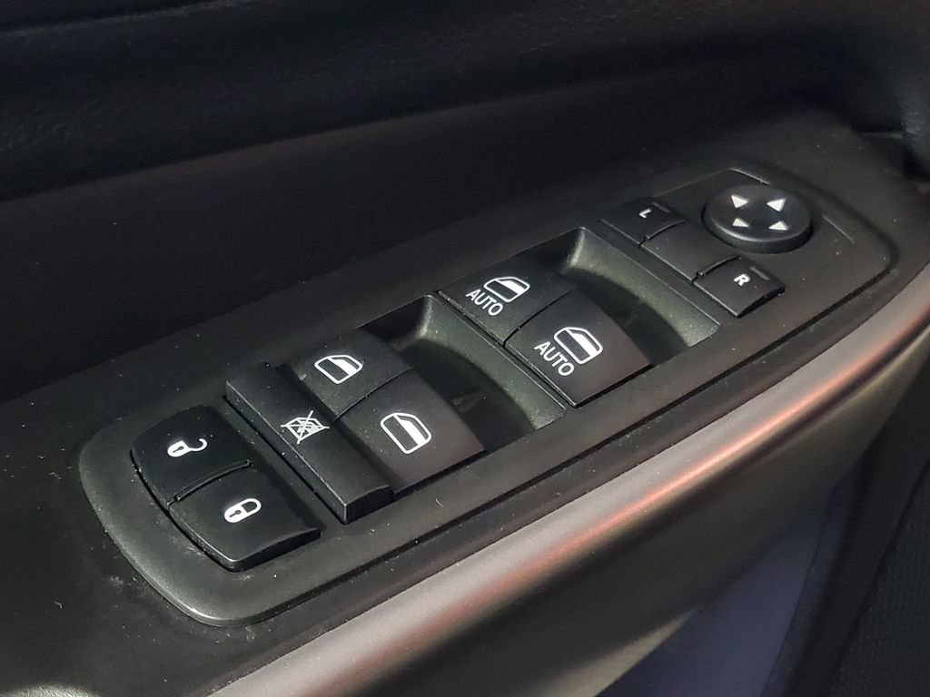 Used 2020 Jeep Cherokee Limited image 14