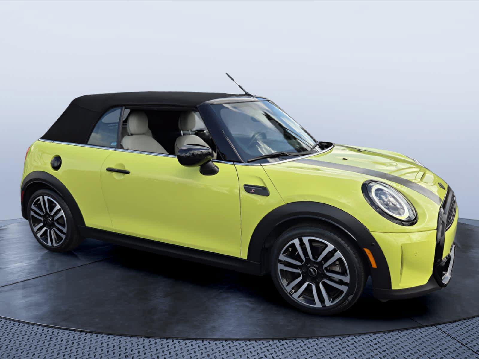 Used 2023 MINI Cooper S FWD image 1