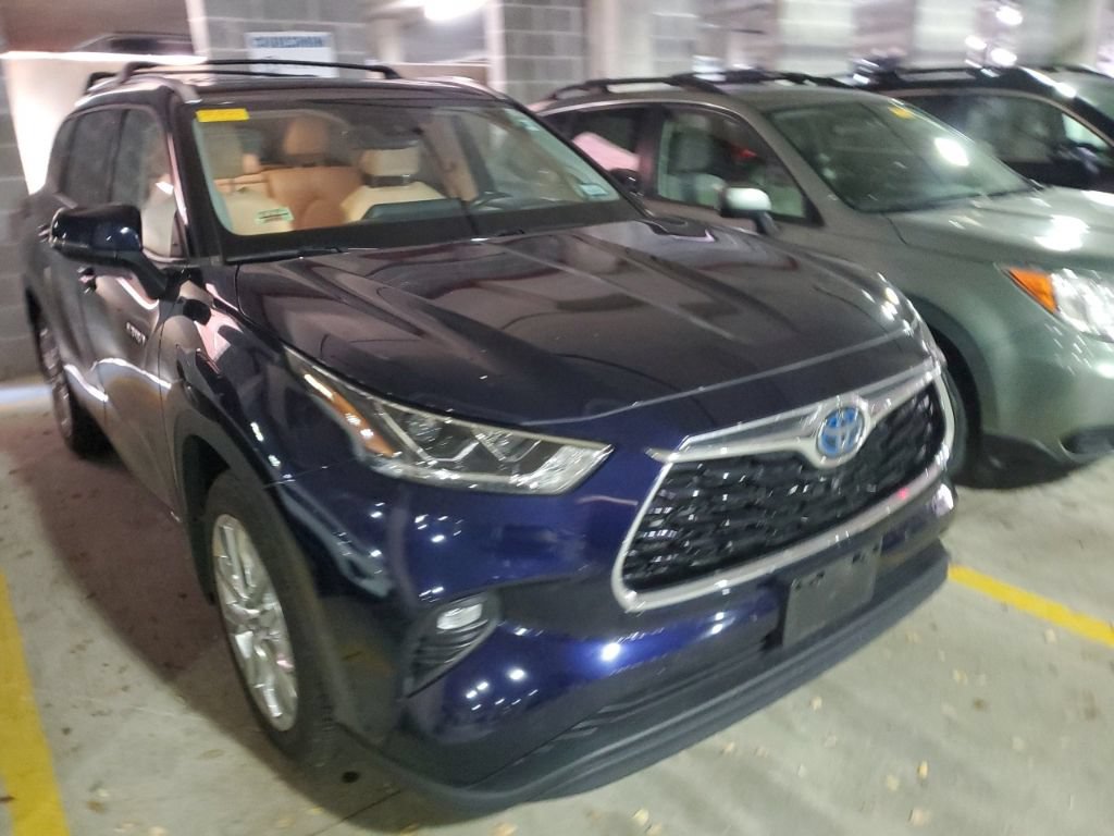 Used 2021 Toyota Highlander Limited AWD/4WD image 16