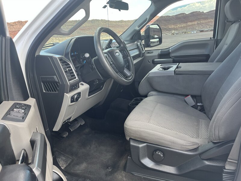 Used 2017 Ford F250 XLT AWD/4WD image 9