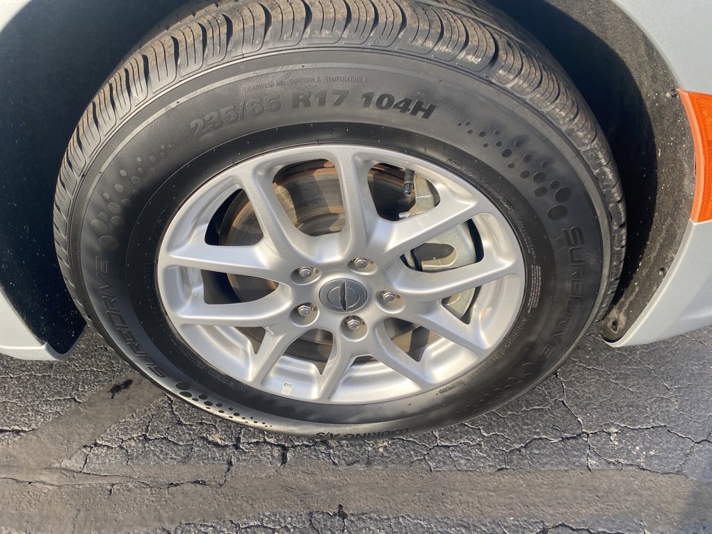 Used 2024 Chrysler Pacifica Touring-L image 34