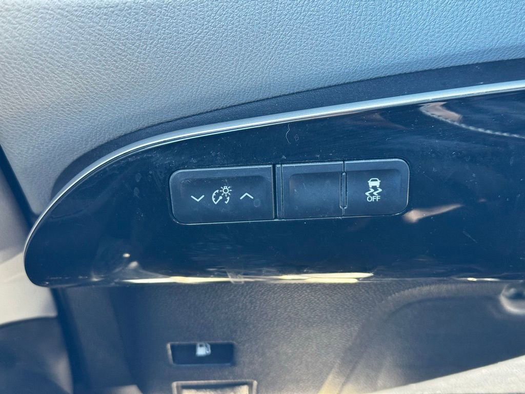 Used 2016 Toyota Prius Four image 33