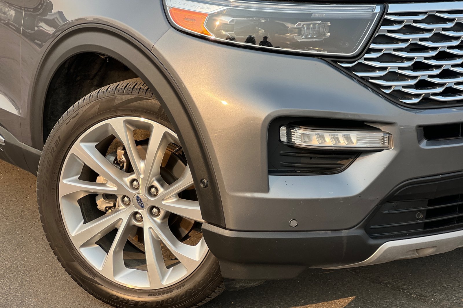 Used 2022 Ford Explorer Platinum w/ Equipment Group 601A AWD/4WD image 32