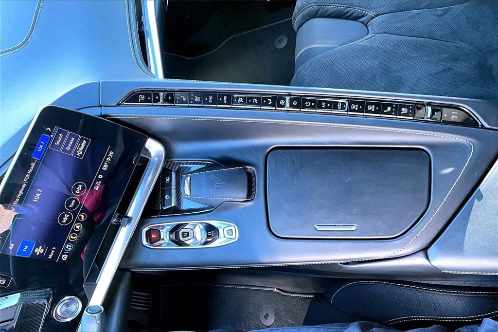 Used 2020 Chevrolet Corvette Stingray Premium Cpe w/ 3LT Preferred Equipment Group image 11