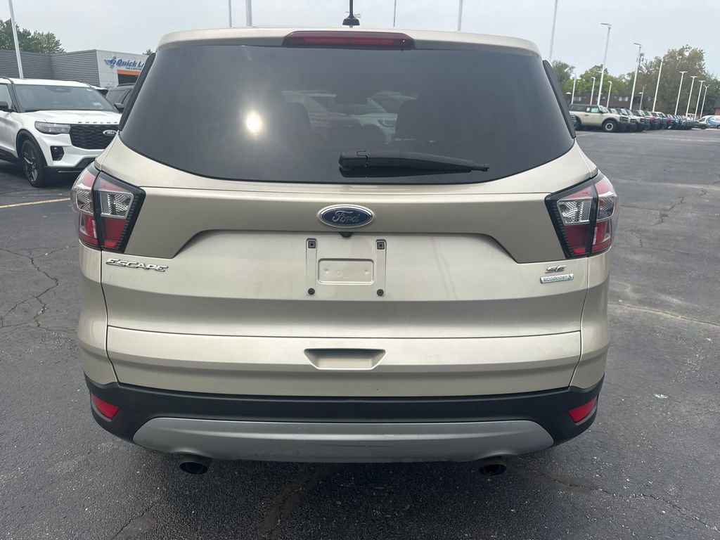 Used 2017 Ford Escape SE FWD image 8