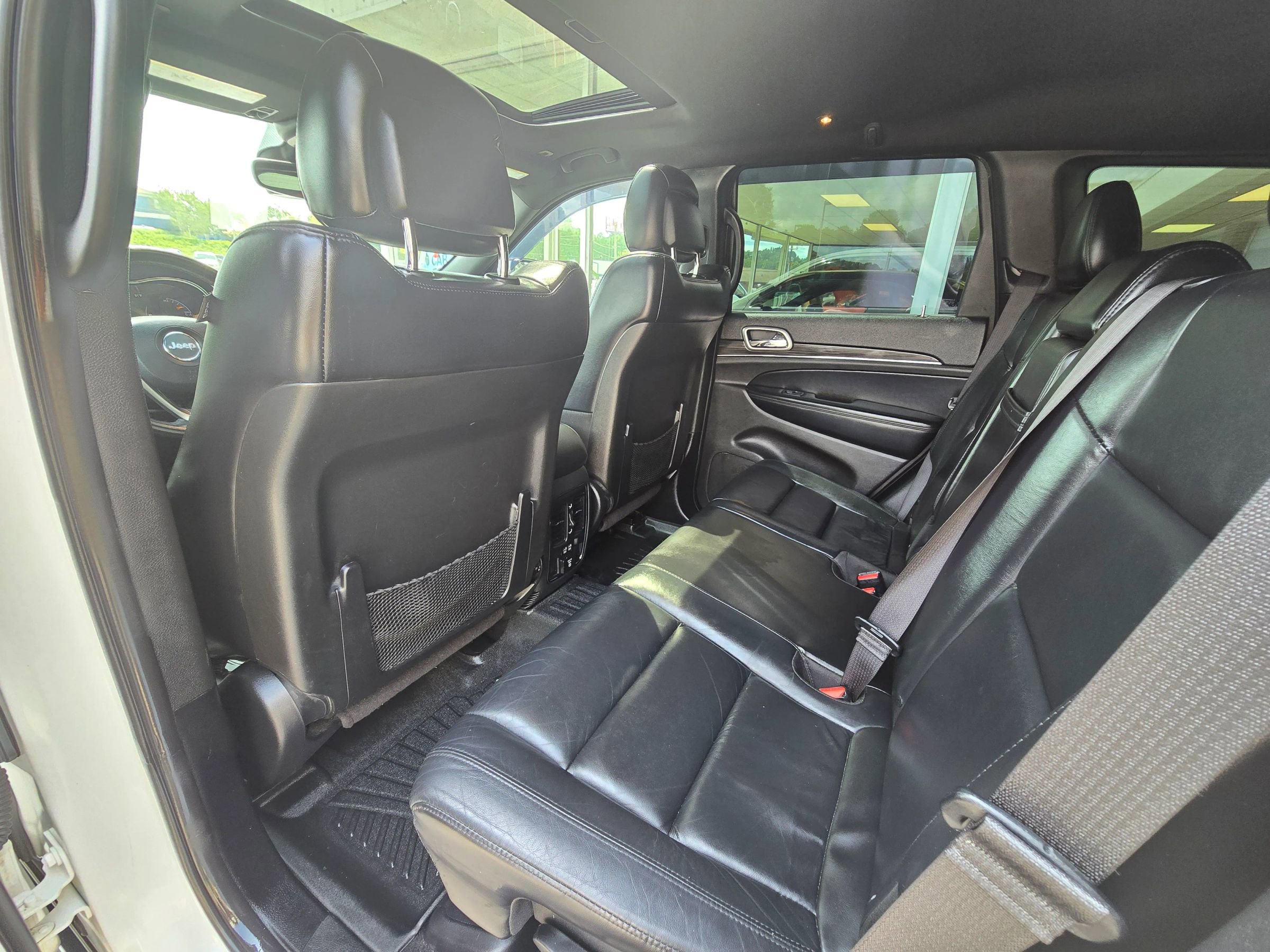 Used 2019 Jeep Grand Cherokee Limited image 16