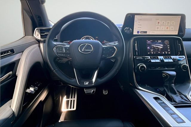 Used 2023 Lexus LX 600 F Sport AWD/4WD image 7