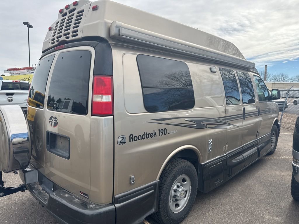 Used 2007 Chevrolet Express 3500 Work Van w/ Power and Light Package image 8