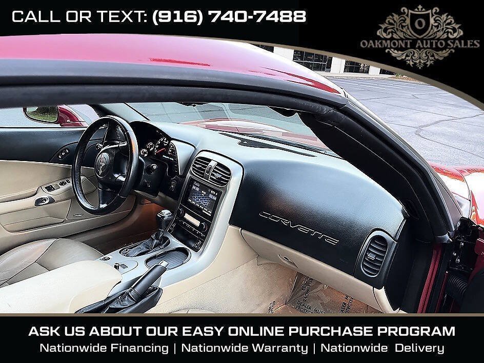 Used 2005 Chevrolet Corvette Coupe w/ Preferred Equipment Group RWD image 18