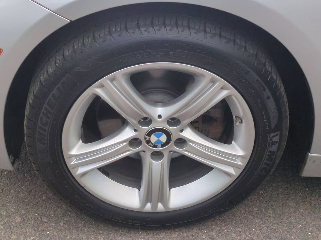 Used 2015 BMW 320i xDrive Sedan AWD/4WD image 10