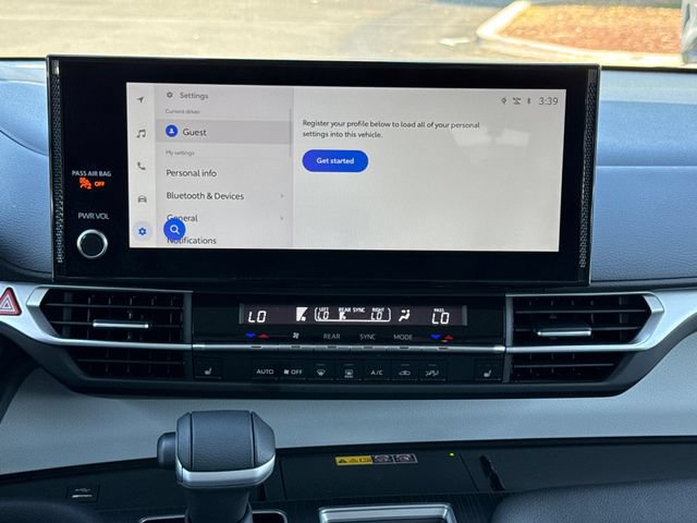 Certified 2025 Toyota Sienna XLE FWD image 23