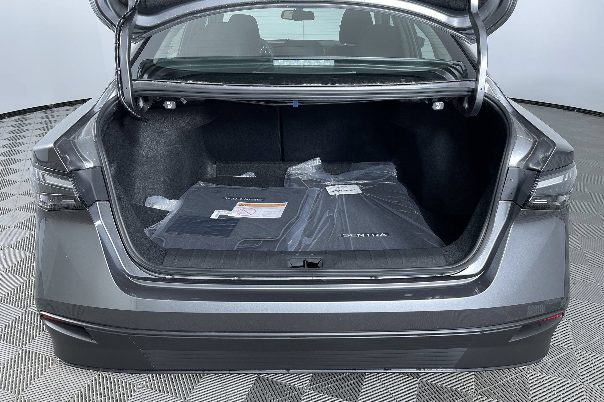 New 2027 Nissan Sentra SV w/ SV Convenience Package FWD image 24