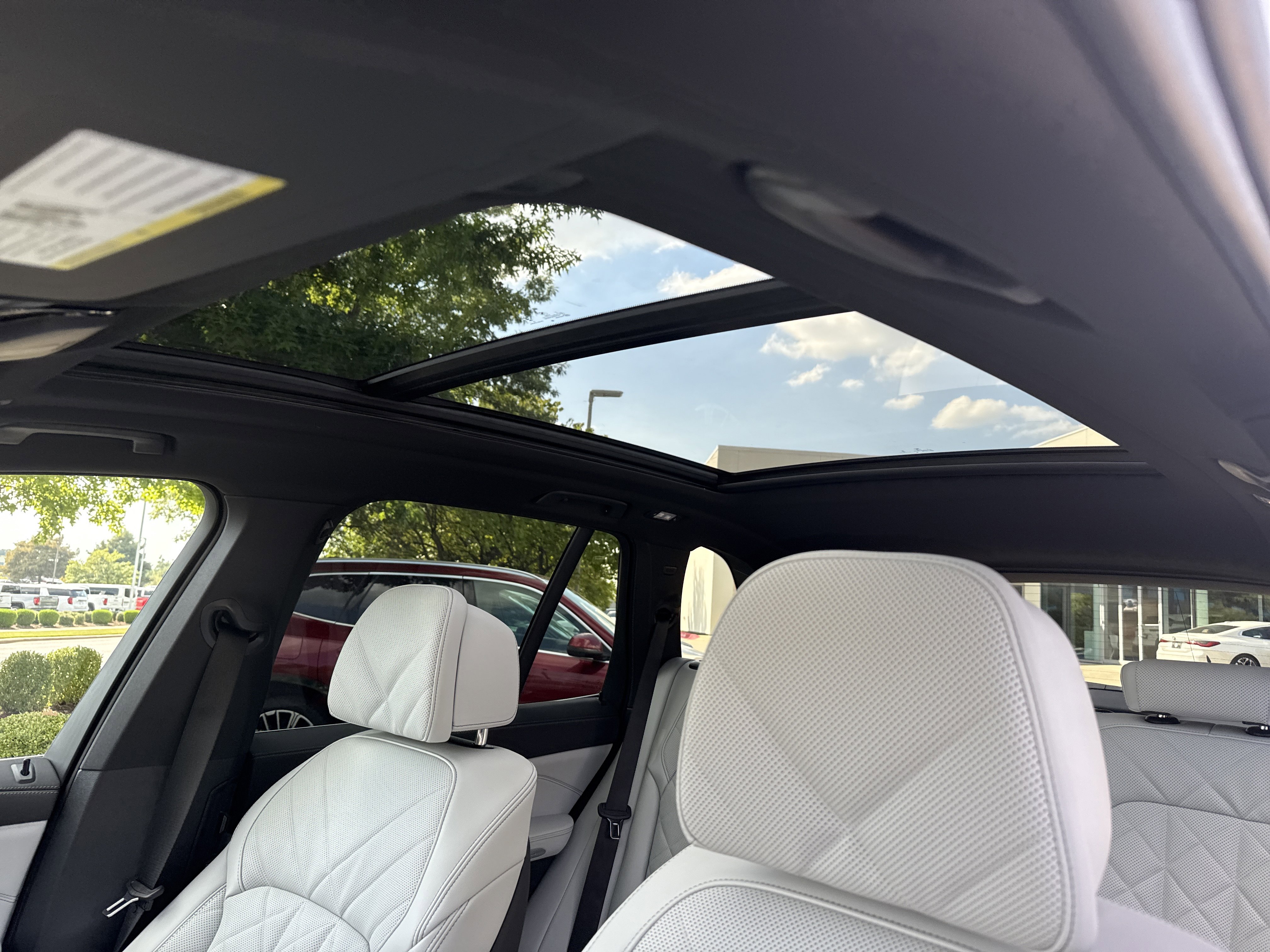 New 2026 BMW X5 xDrive50e w/ Climate Comfort Package image 9