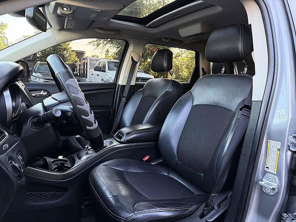 Used 2020 Dodge Journey Crossroad FWD image 22