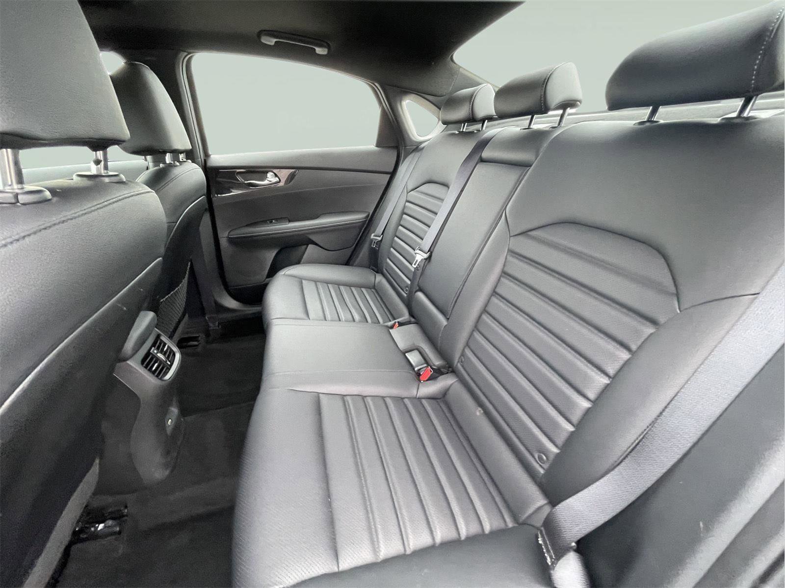 Used 2024 Kia Forte GT-Line w/ GT-Line Premium Package FWD image 15