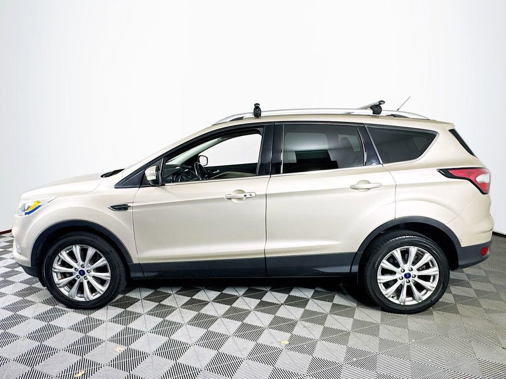 Used 2017 Ford Escape Titanium image 4