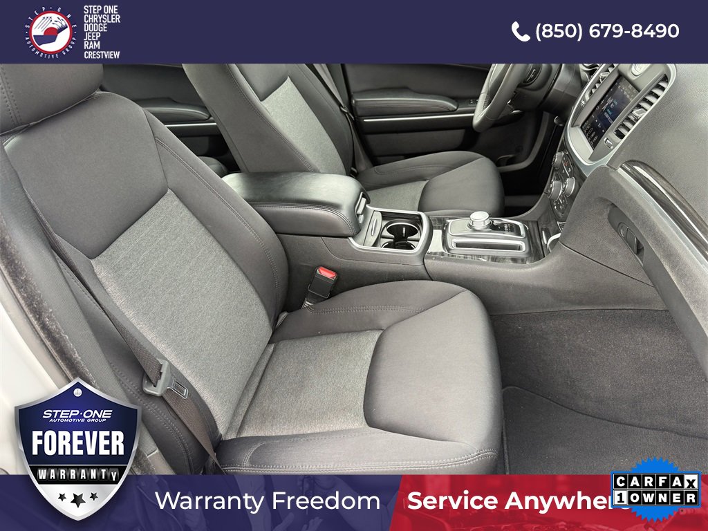 Used 2022 Chrysler 300 Touring image 39
