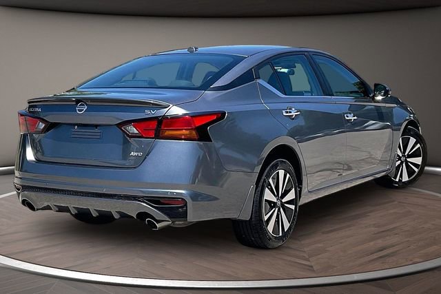 Used 2021 Nissan Altima 2.5 SV w/ SV Premium Package AWD/4WD image 2