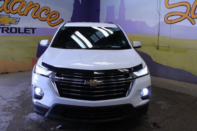 Used 2023 Chevrolet Traverse LT image 3