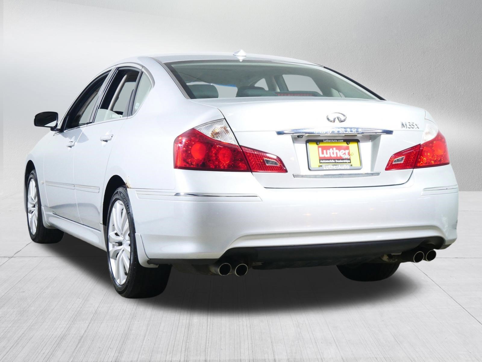Used 2009 INFINITI M35 x w/ Technology Pkg image 5