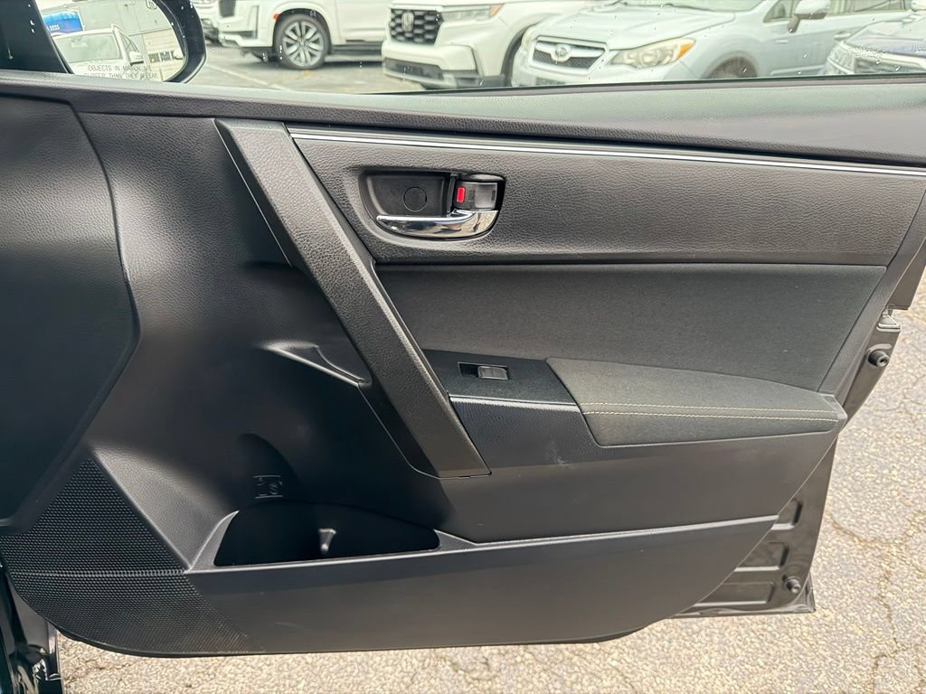 Used 2018 Toyota Corolla LE FWD image 26