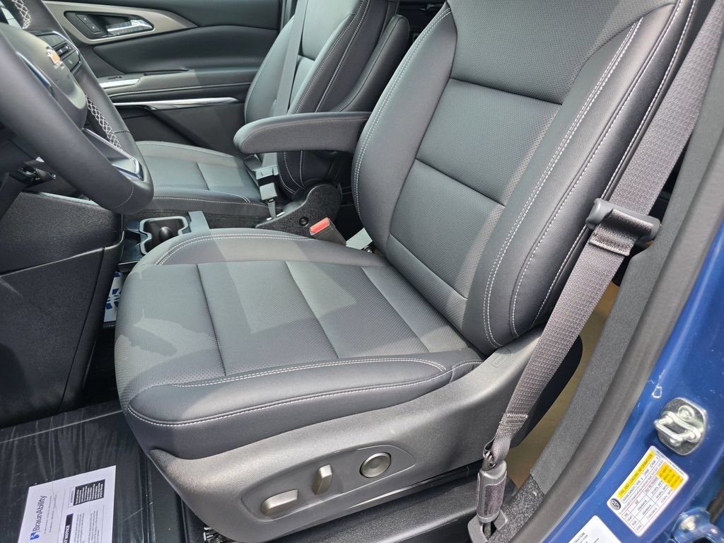Used 2026 Chevrolet Traverse LT w/ Driver Confidence Package FWD image 22