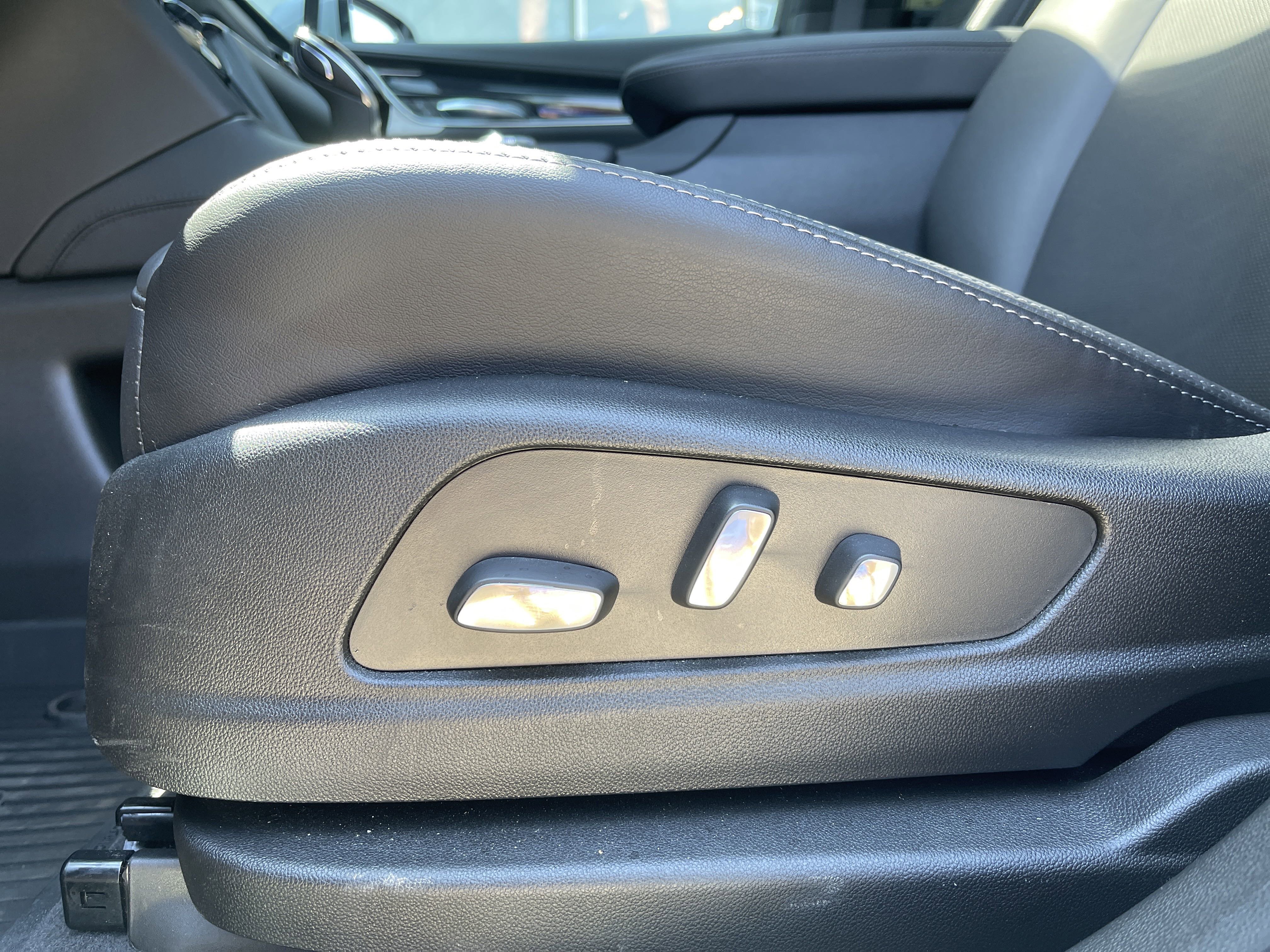 Used 2025 Cadillac XT5 Premium Luxury w/ Technology Package image 19