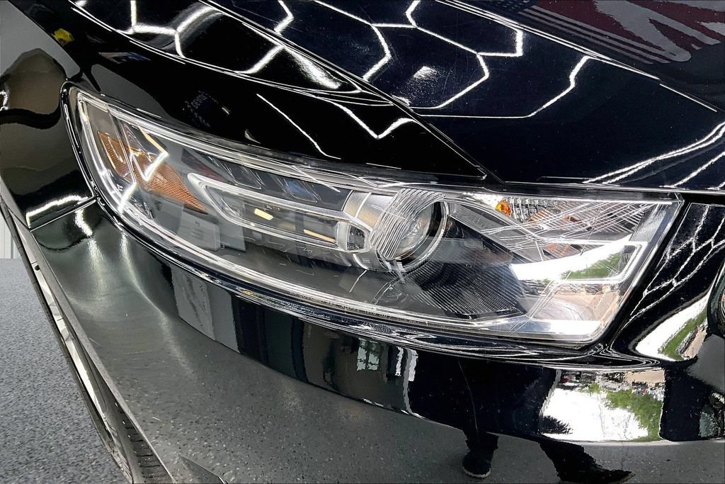 Used 2018 Ford Taurus SEL FWD image 31