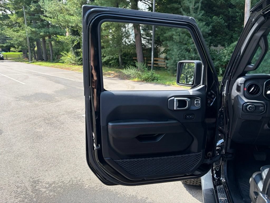 Used 2024 Jeep Wrangler Unlimited Rubicon AWD/4WD image 22