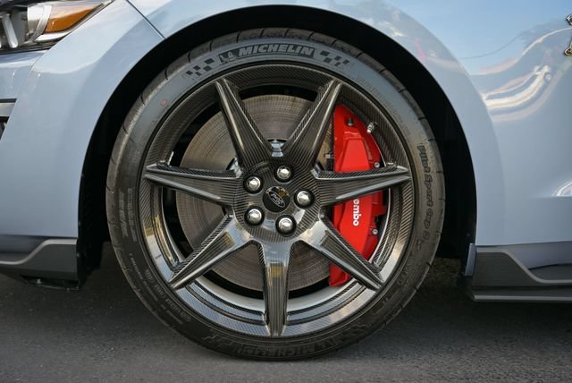 Used 2022 Ford Mustang Shelby GT500 w/ Carbon Fiber Track Pack RWD image 7