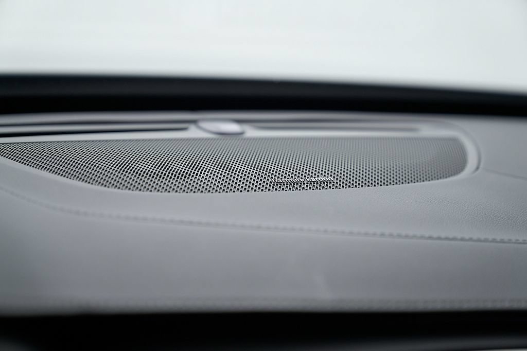Certified 2023 Volvo XC90 B6 Ultimate w/ Protection Package AWD/4WD image 17