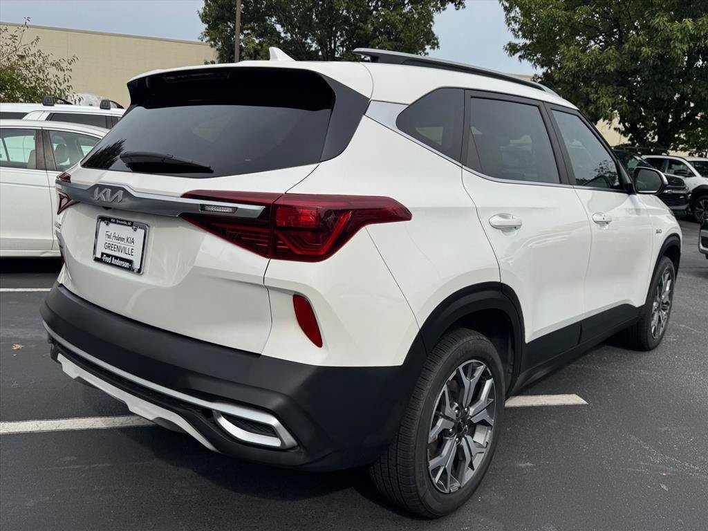 Certified 2022 Kia Seltos EX AWD/4WD image 3