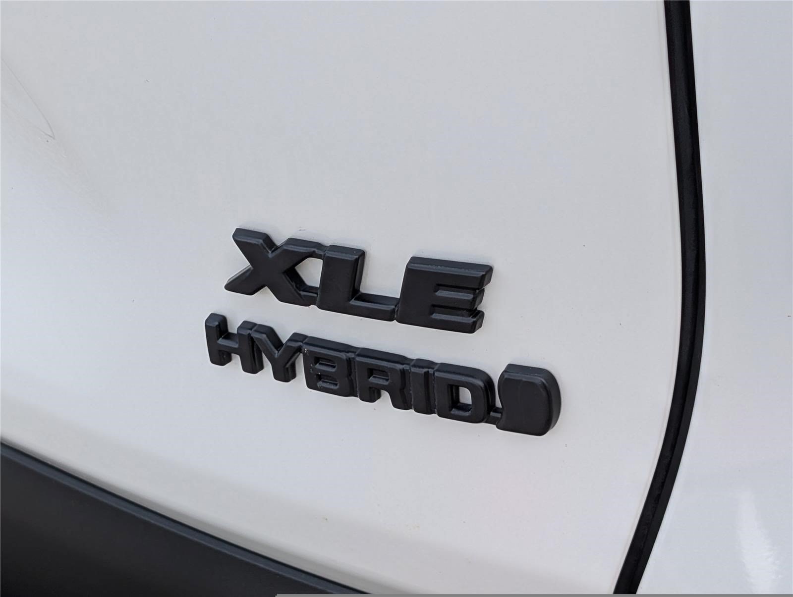 Used 2024 Toyota RAV4 XLE Premium AWD/4WD image 9
