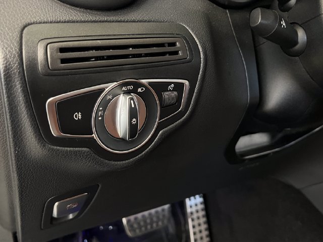 Used 2021 Mercedes-Benz GLC 300 4MATIC image 29