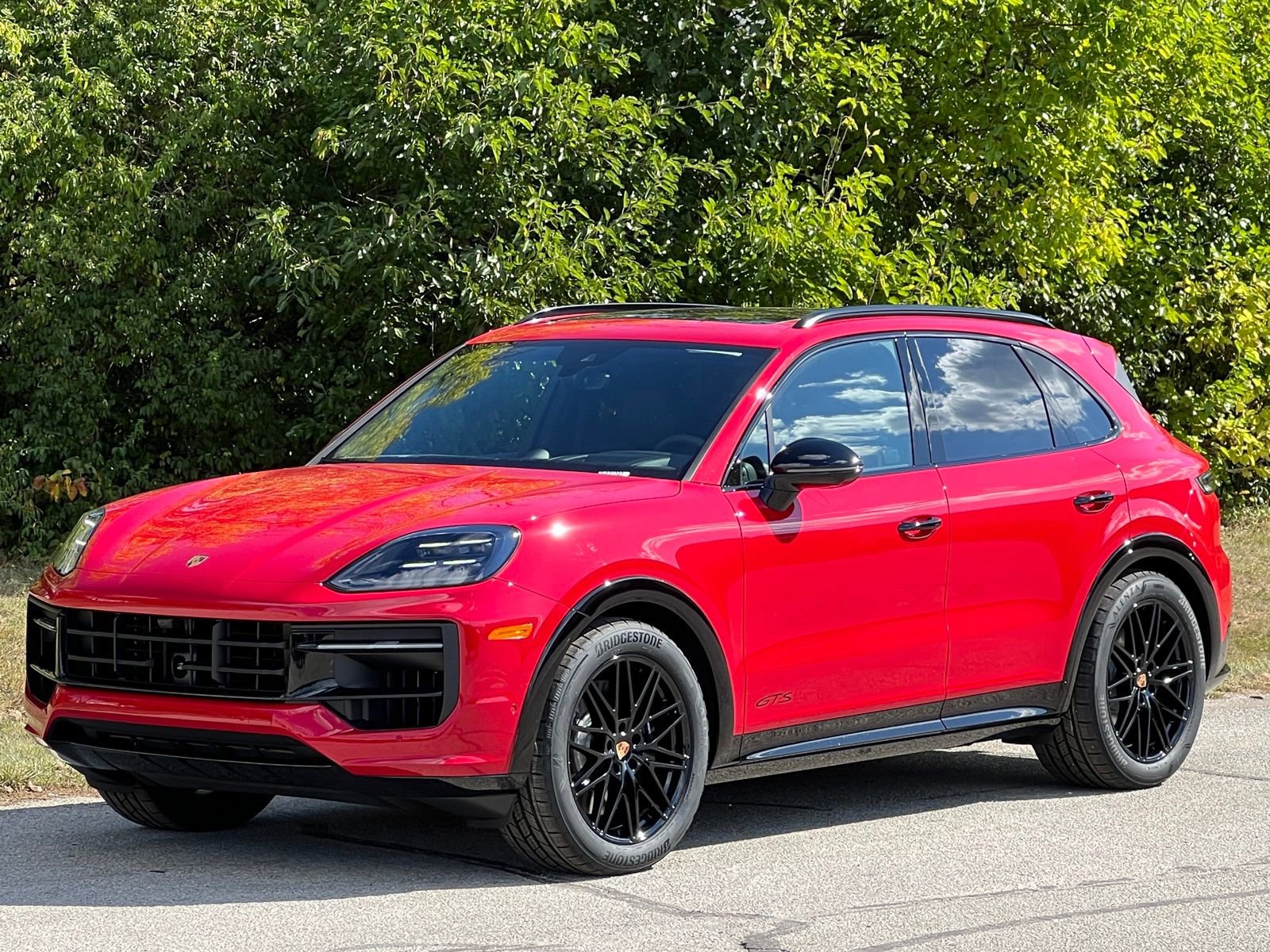 New 2026 Porsche Cayenne GTS image 1